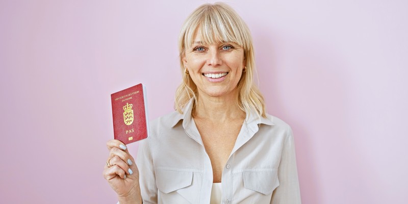 Kvinde med dansk pas
